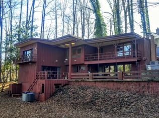 28 Cedar Ln, Bristol, VA 24201