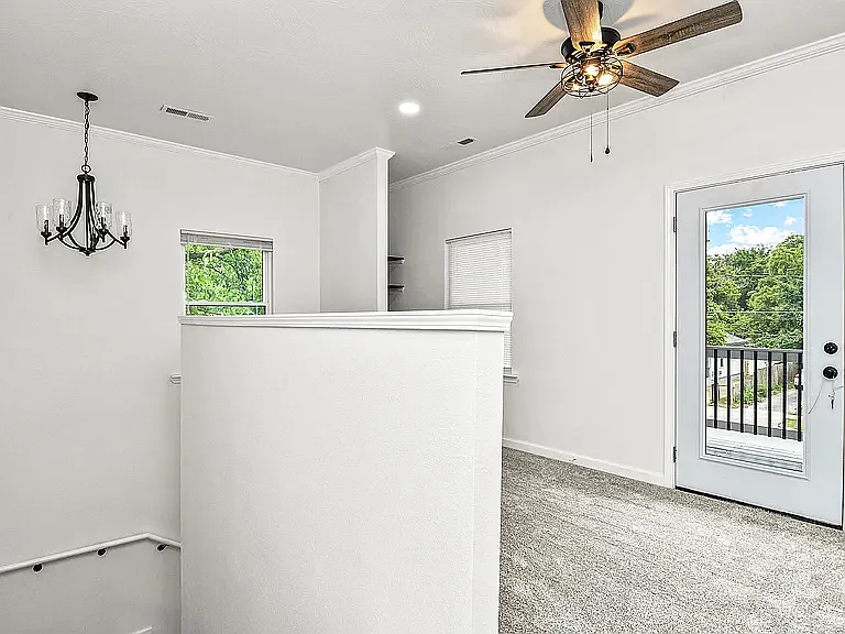 2207 N Kellett Ave — Photo 17