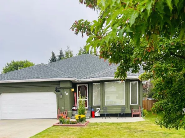 90 Park Dr, Whitecourt, AB T7S 1S4