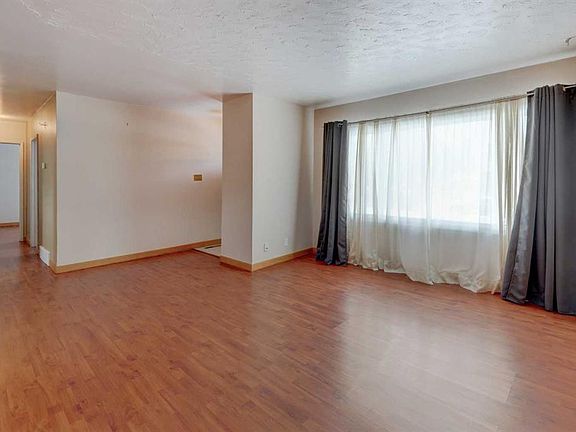 4th image of 4513 N Forman Cres SE