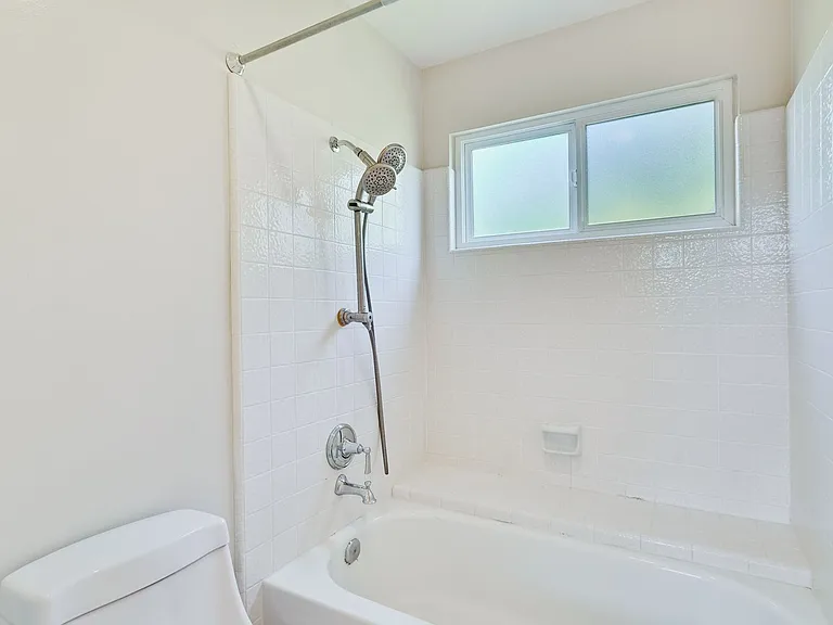 803 Runningwood Cir — Photo 41