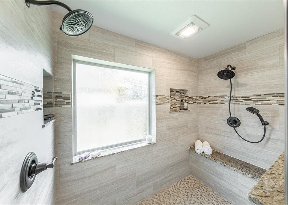 1st image of 26507 Everett Glen Dr