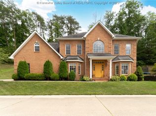 219 Southern Woods Dr, SOUTH CHARLESTON, WV 25309