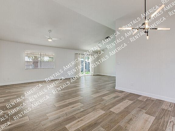 4th image of 819 W Ross Ave