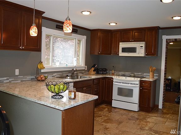 4th image of 2514 Circle Dr E