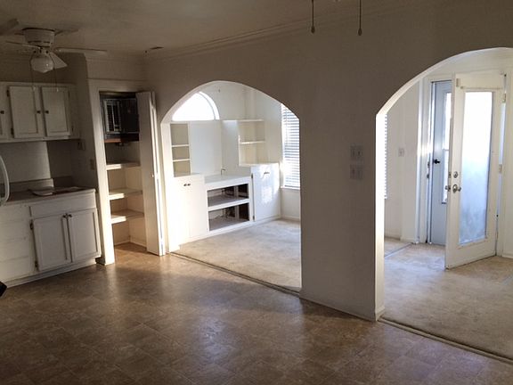 Rear faily room off kitchen