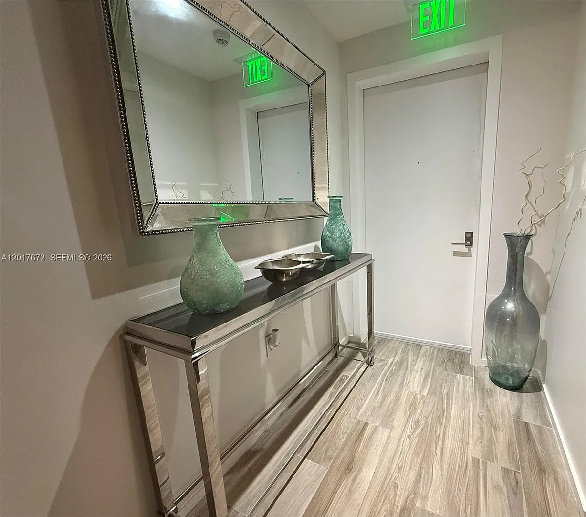 Building Photo - 801 S Miami Ave #2108