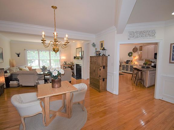 5th image of 16858 Panorama Dr