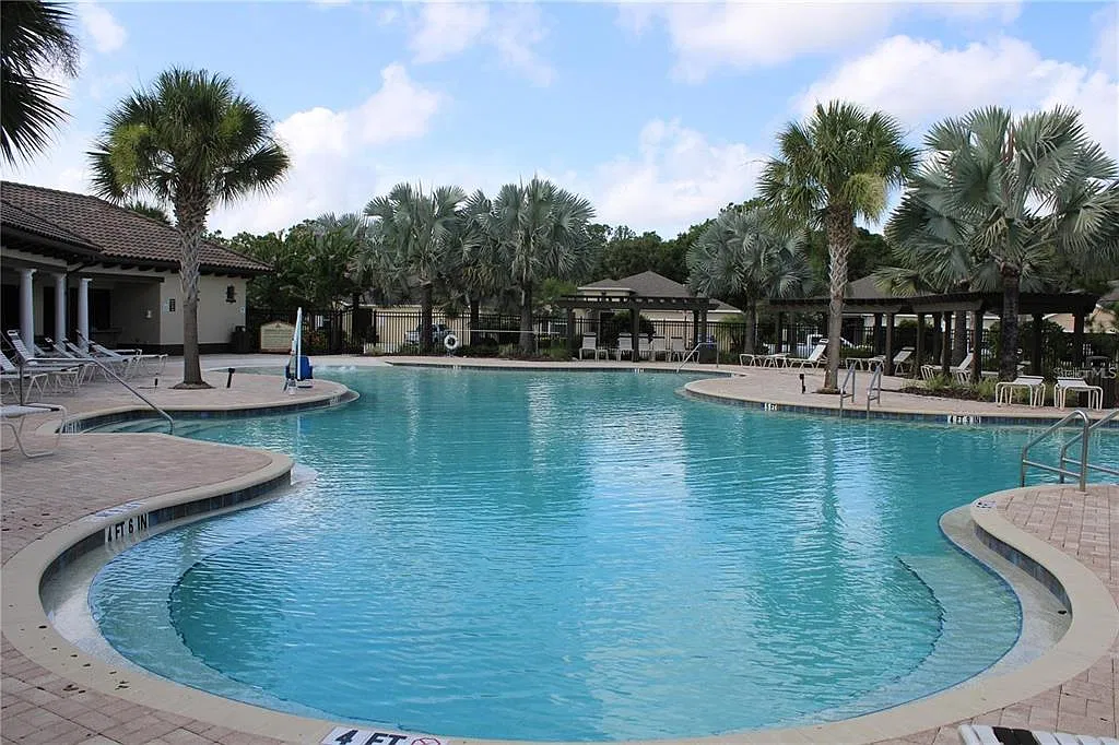 3 bed, 2.0 bath, 1690 sqft, $2,595 — Photo 4