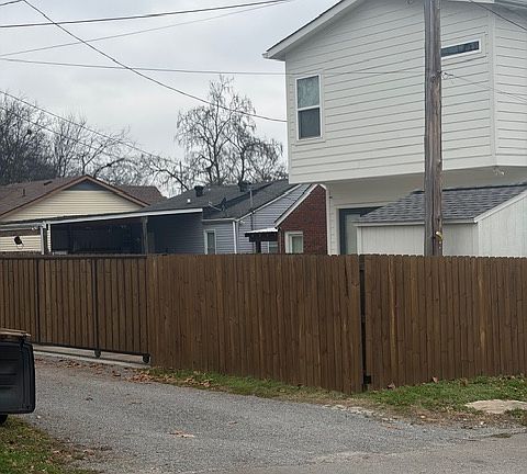 4th image of 2601 Batavia St