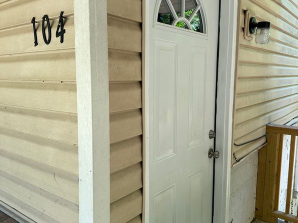 104 E Holston Ln #104