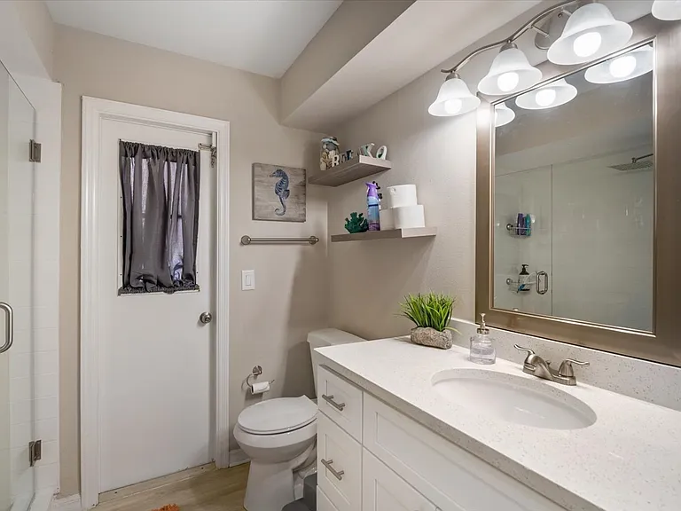 2110 Laindale Pl — Photo 4