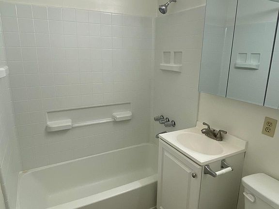 5th image of 6225 Stanley Ave