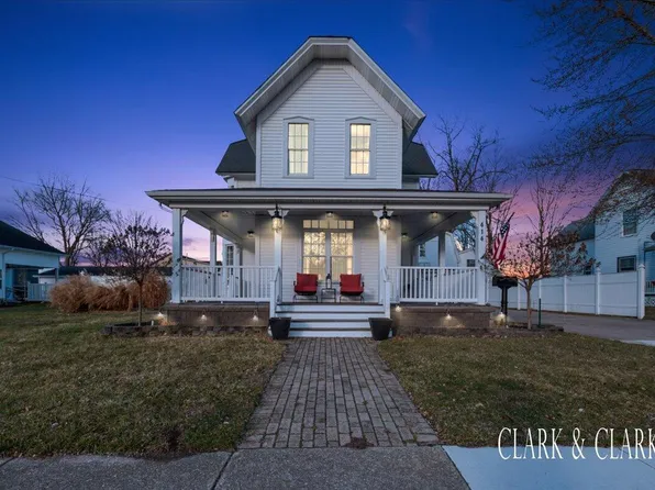 414 N Monroe St, Lowell, MI 49331