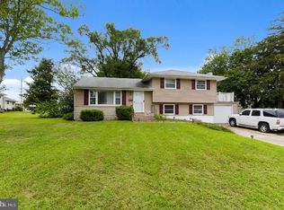 22 Spruce Rd, Burlington, NJ 08016