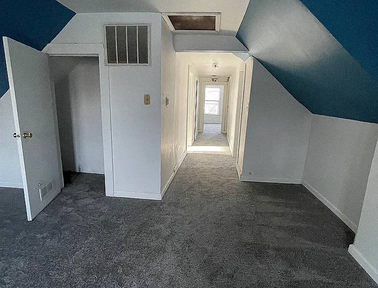 1228 E Ash St — Photo 10