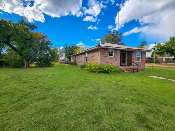 301 S 3rd St, Englewood, KS 67840