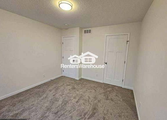 3rd image of 975 45th Ave NE