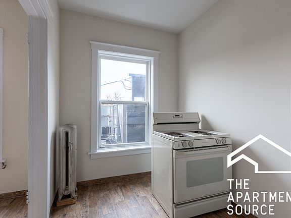 5th image of 2712 N Milwaukee Ave APT 301