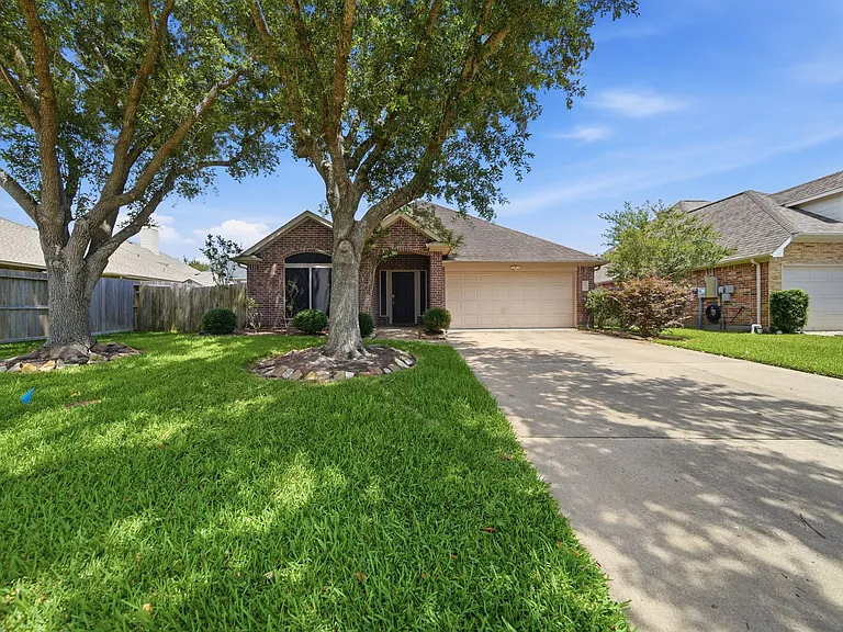 321 Preston Ln — Photo 5