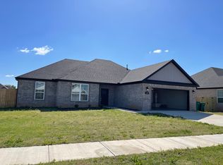 451 Piper Ln, Centerton, AR 72719