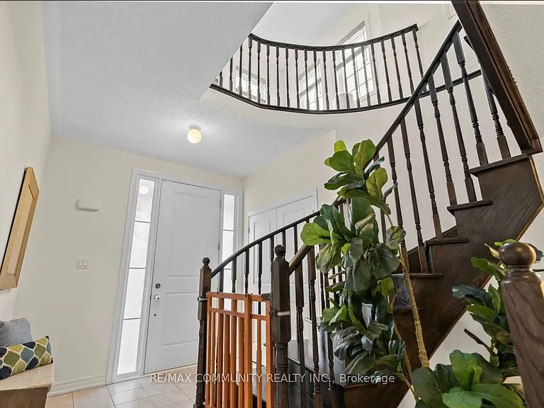 64 Bill Hutchinson Cres — Photo 2