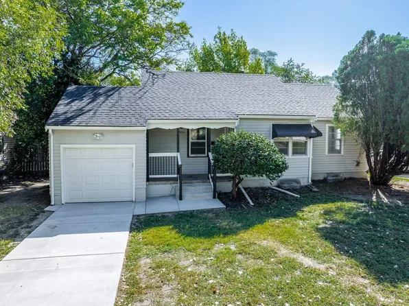 1020 N Ridgewood Dr, Wichita, KS 67208