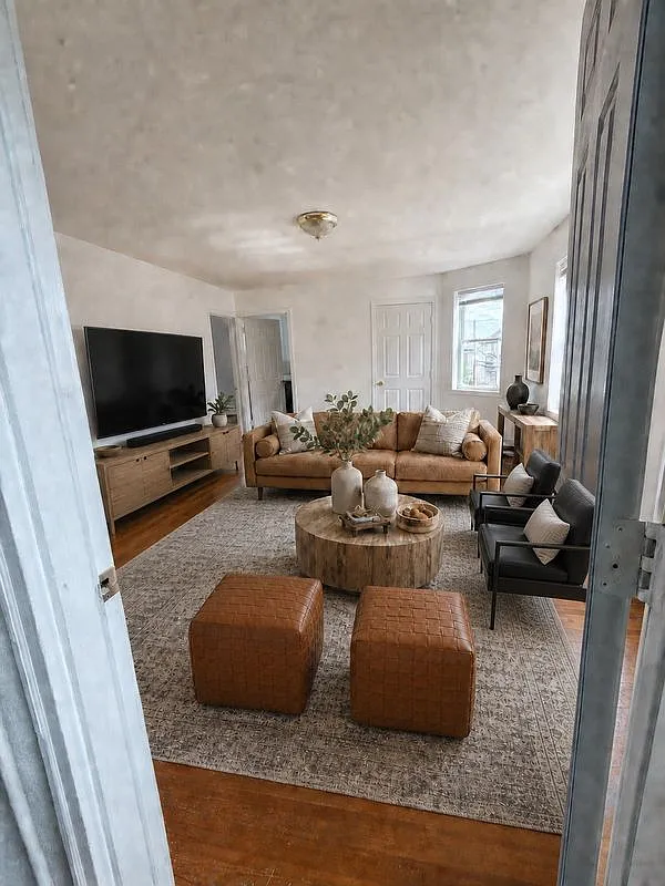 2 bed, 1.0 bath, 1116 sqft, $1,900 — Photo 4