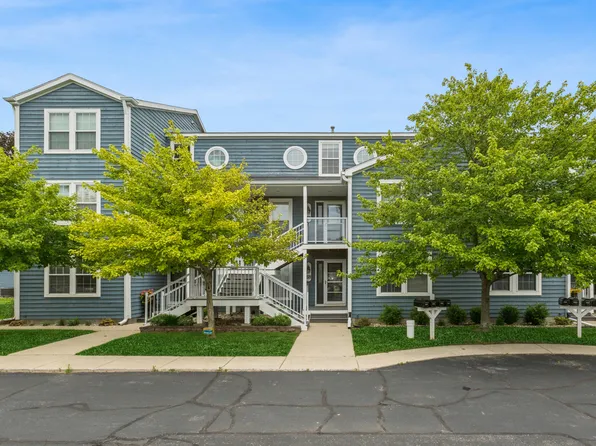 2329 S Pointe Way, Saint Joseph, MI 49085