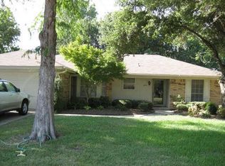 8213 Irish Dr, North Richland Hills, TX 76180