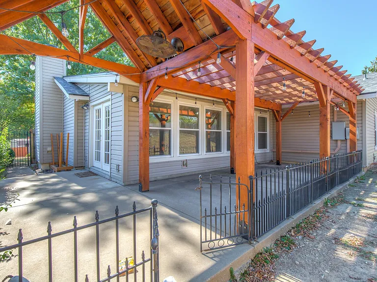 2909 W 61st Pl S — Photo 8