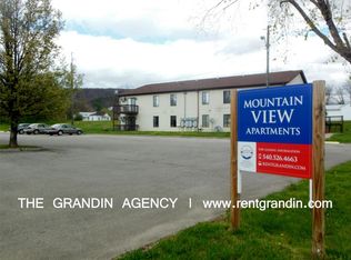 94 6th St APT A8, New Castle, VA 24127
