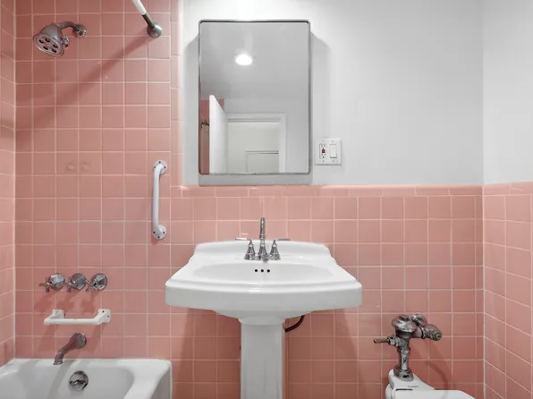 200 East End Avenue image 7 of 10