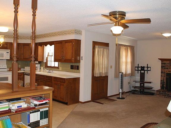 4th image of 1113 Eastview Ct