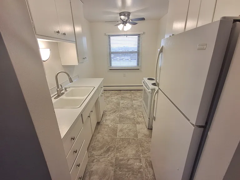 English Conway Place — Photo 74