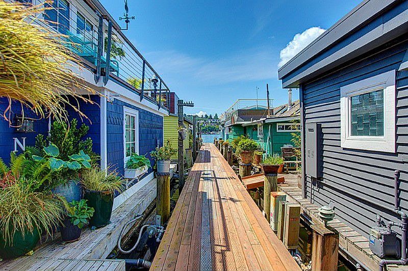 Tenas Chuck Moorage is a cooperatively owned association that features a lovely sense of neighborliness, community traditions and is located within a prized stretch of shoreline on the east side of Lake Union.