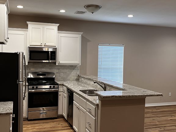 3rd image of 204 Luther St APT B