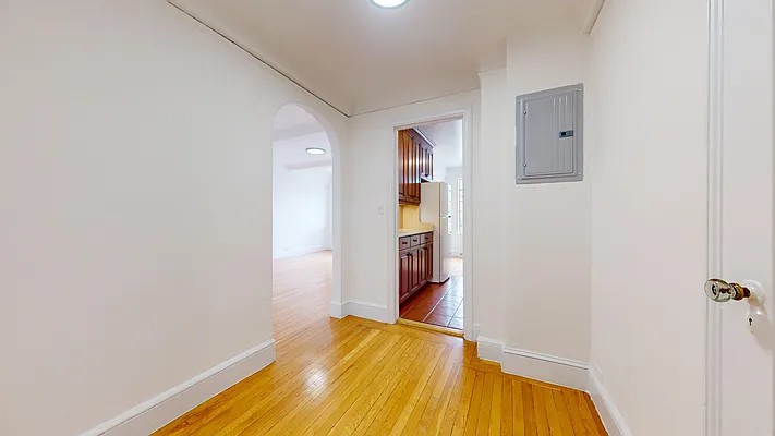 Rented by Bond New York | media 32