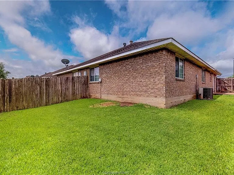 3746 Oldenburg Ln — Photo 22