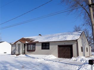 7 Warren Ct, Warrensburg, IL 62573