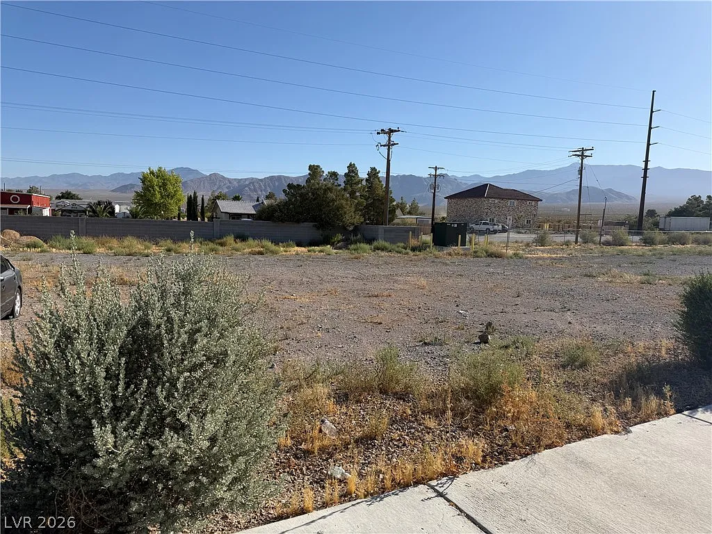 4 bed, 2.0 bath, 1701 sqft, $1,850 — Photo 4