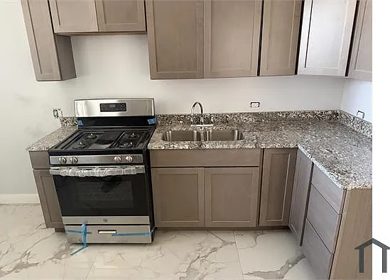 3 bed, $1,650 — Photo 3
