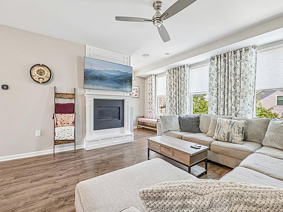 5th image of 380 Skymont Dr