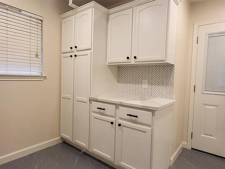 1902 Amy Dr — Photo 28