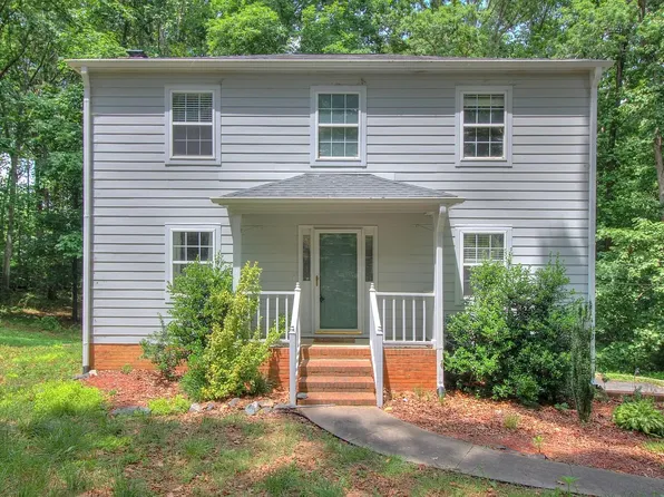 317 Gatewood Ln, Matthews, NC 28104