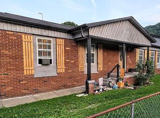 406 Alexander St, Cedar Grove, WV 25039
