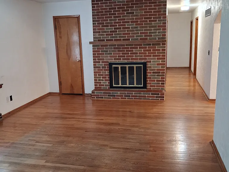 705 W Kelley St — Photo 7