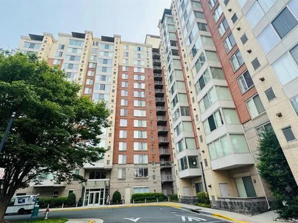 2726 Gallows Rd APT 1405, Vienna, VA 22180