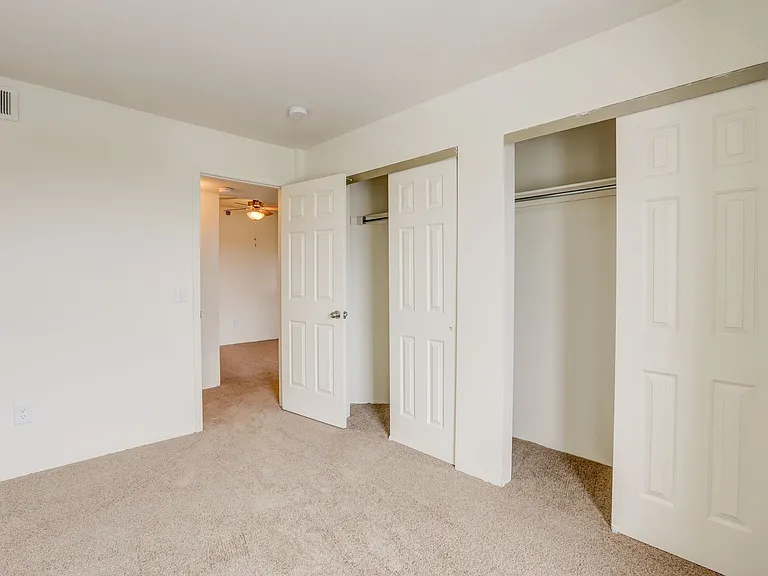 Americana Lakewood Apartments — Photo 50
