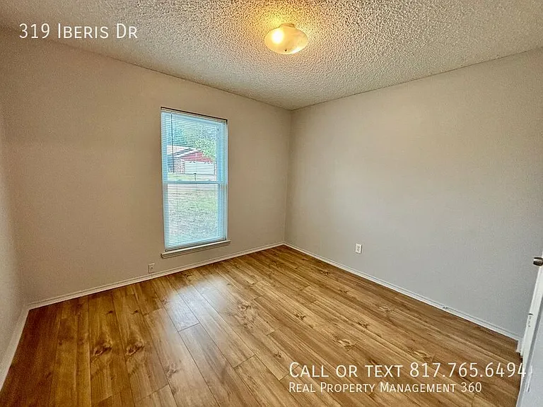 319 Iberis Dr — Photo 15